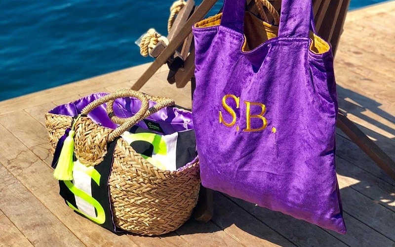 10 Beach Bag Essentials You Need for Summer Trip